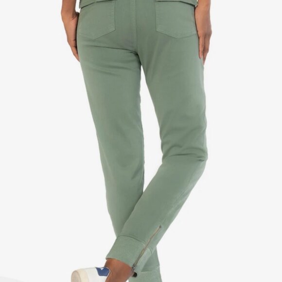 Kut from the Kloth Chris High-Rise Utility Jogger - Picture 4 of 12